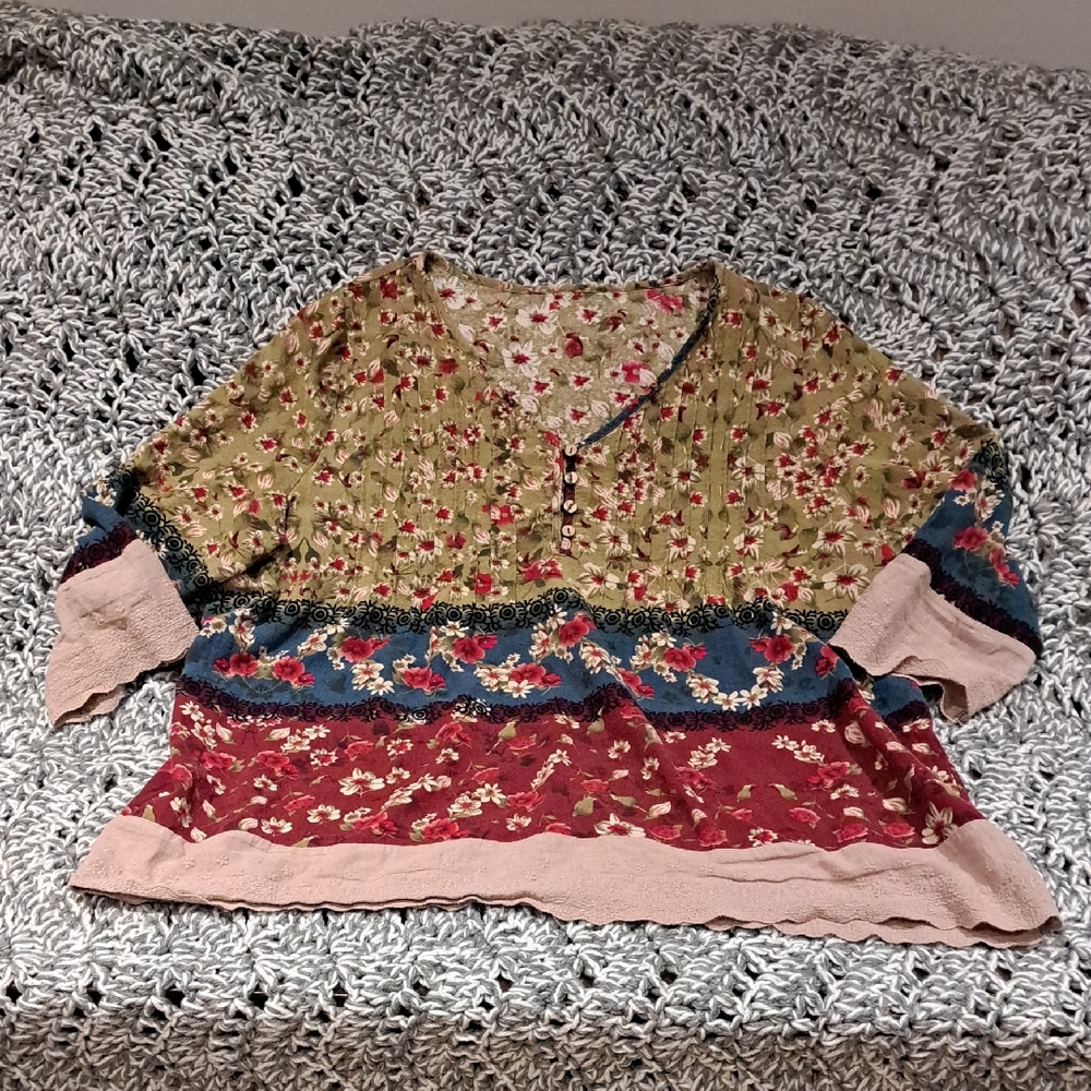 257 - 🌿✨ COTTAGE BLOOM Patchwork Boho Top ✨🌿